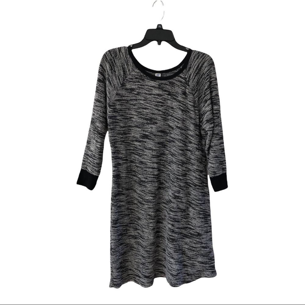 Women’s Maternity Knit Dress size large black & white Pincheck knit Stretch